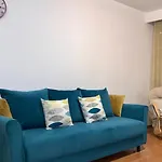 Apartment Park Center And Netflix *